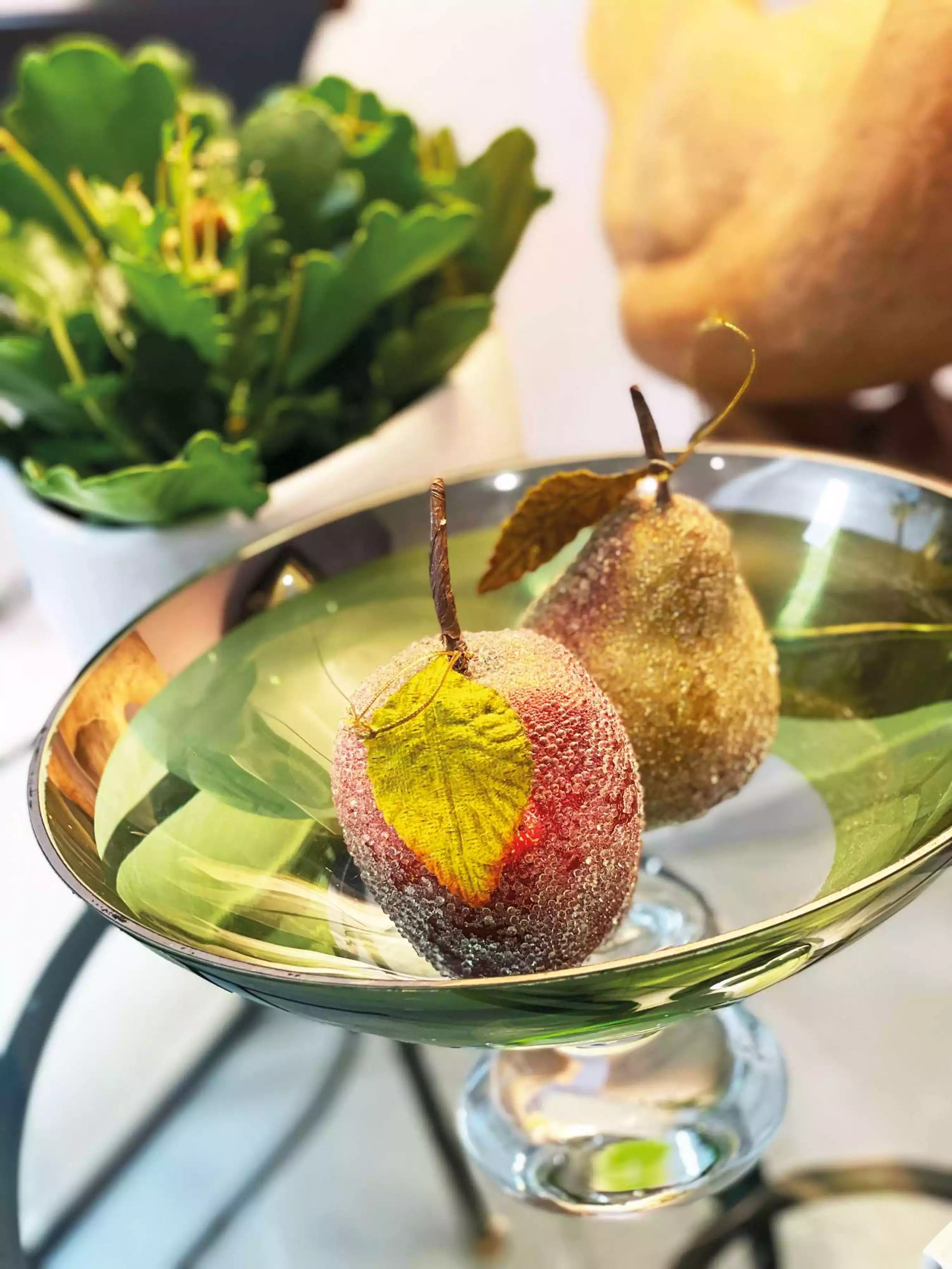 Give away moments of pleasure and hotel stays