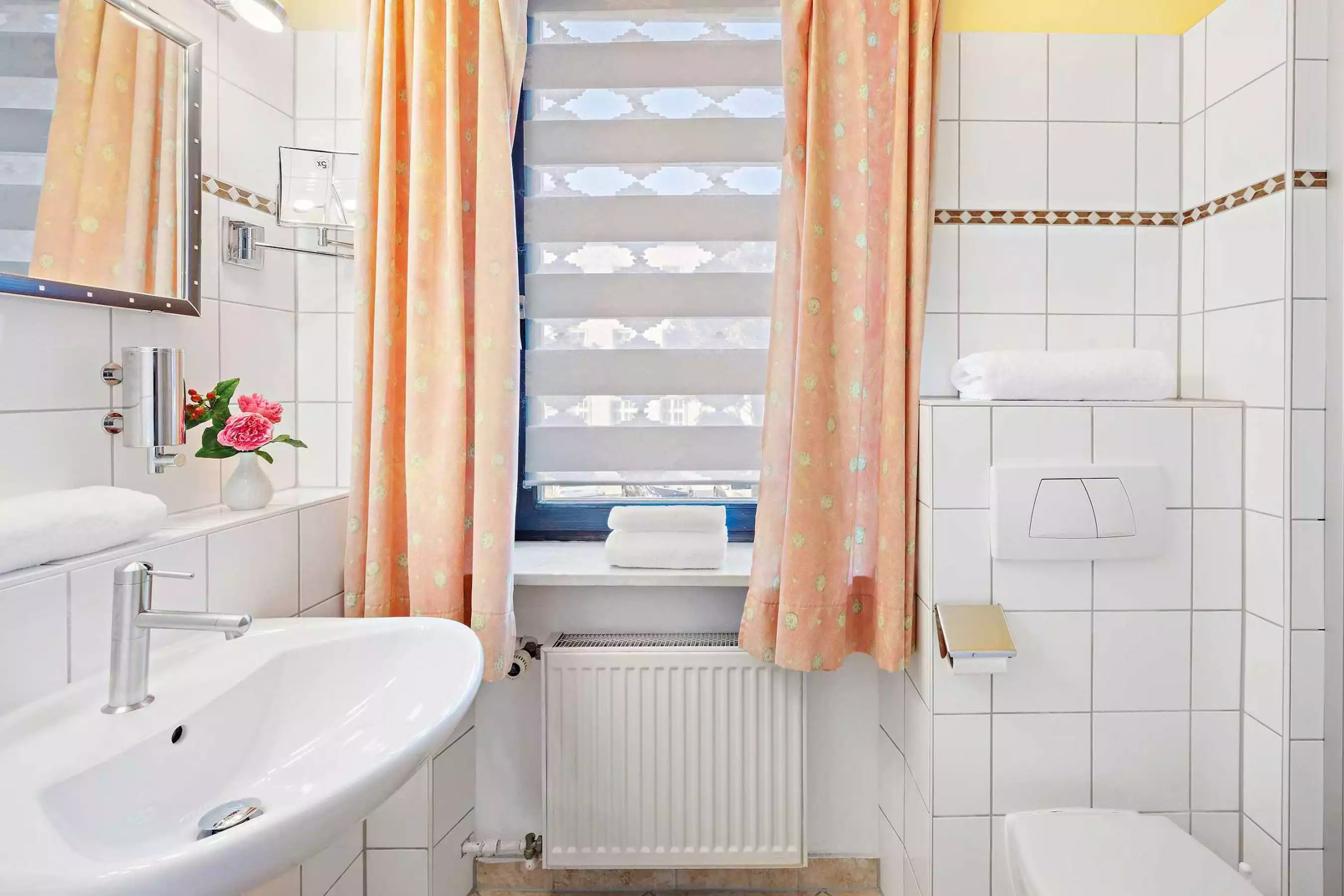 Bad mit Dusche WC Fön